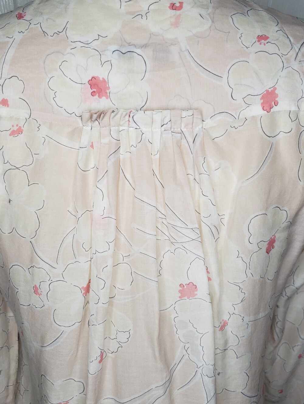 Light Blush Pink Floral Split-Neck Button Front Blouse GAP S Semi Sheer Silk Ble - Picture 10 of 12